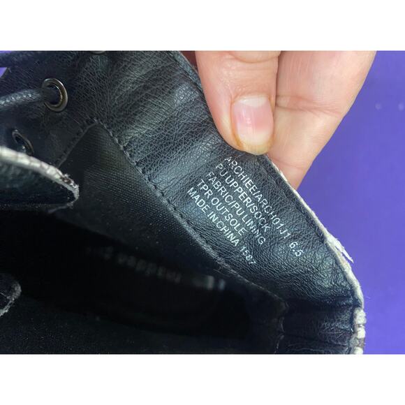 Madden Girl Archiee Black & White Snake Print Heel Combat Heel Bootie Size 6.5 - Picture 7 of 8